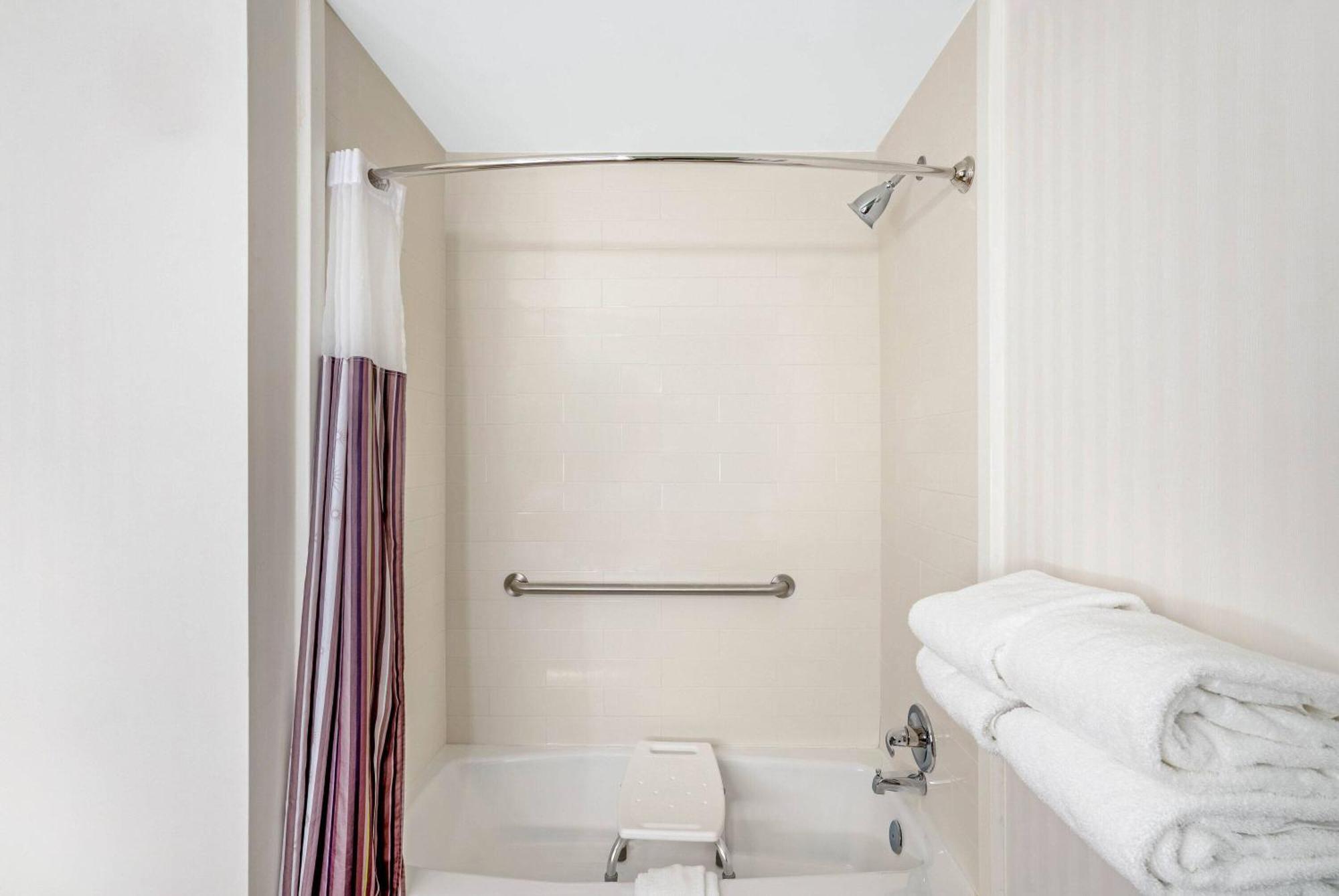 La Quinta By Wyndham Columbus Ms Hotel Ngoại thất bức ảnh