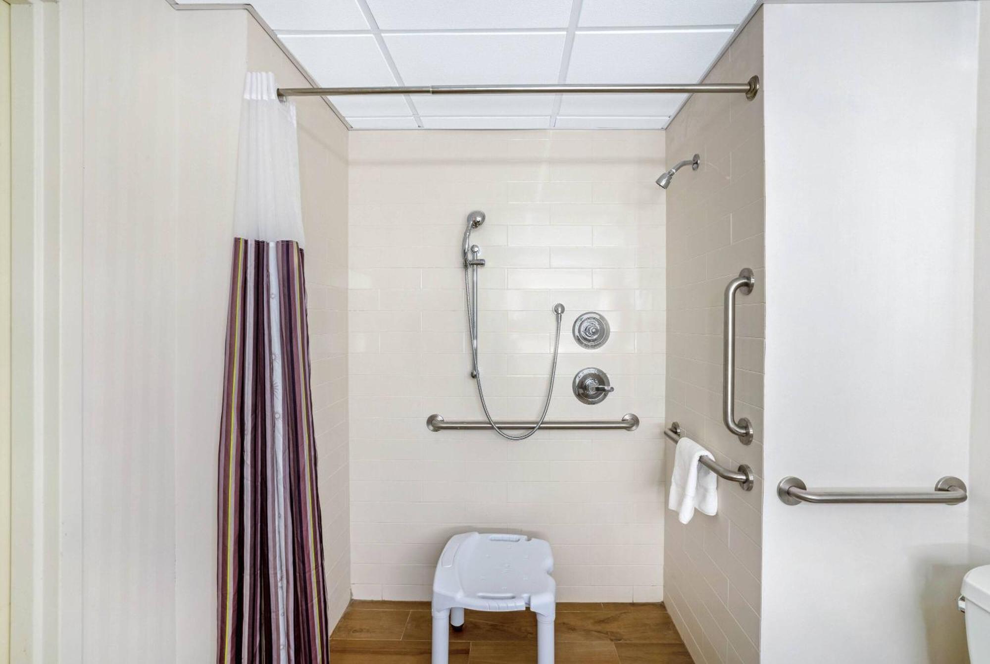 La Quinta By Wyndham Columbus Ms Hotel Ngoại thất bức ảnh