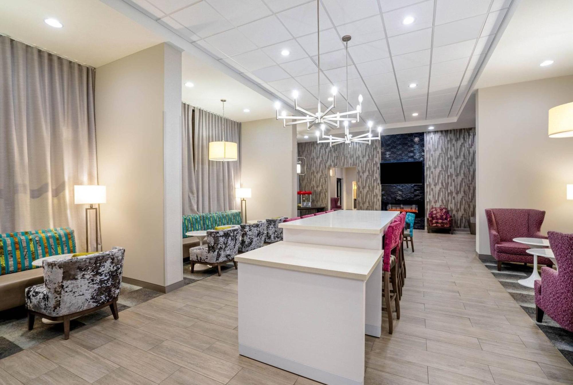 La Quinta By Wyndham Columbus Ms Hotel Ngoại thất bức ảnh
